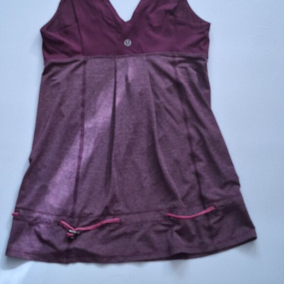 20. Lululemon Athletica - Picture 2 of 2